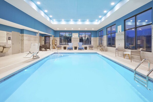 Indoor pool, pool loungers