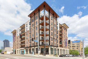 Exterior - Hampton Inn & Suites Kansas City Downtown Crossroads (Kansas City)