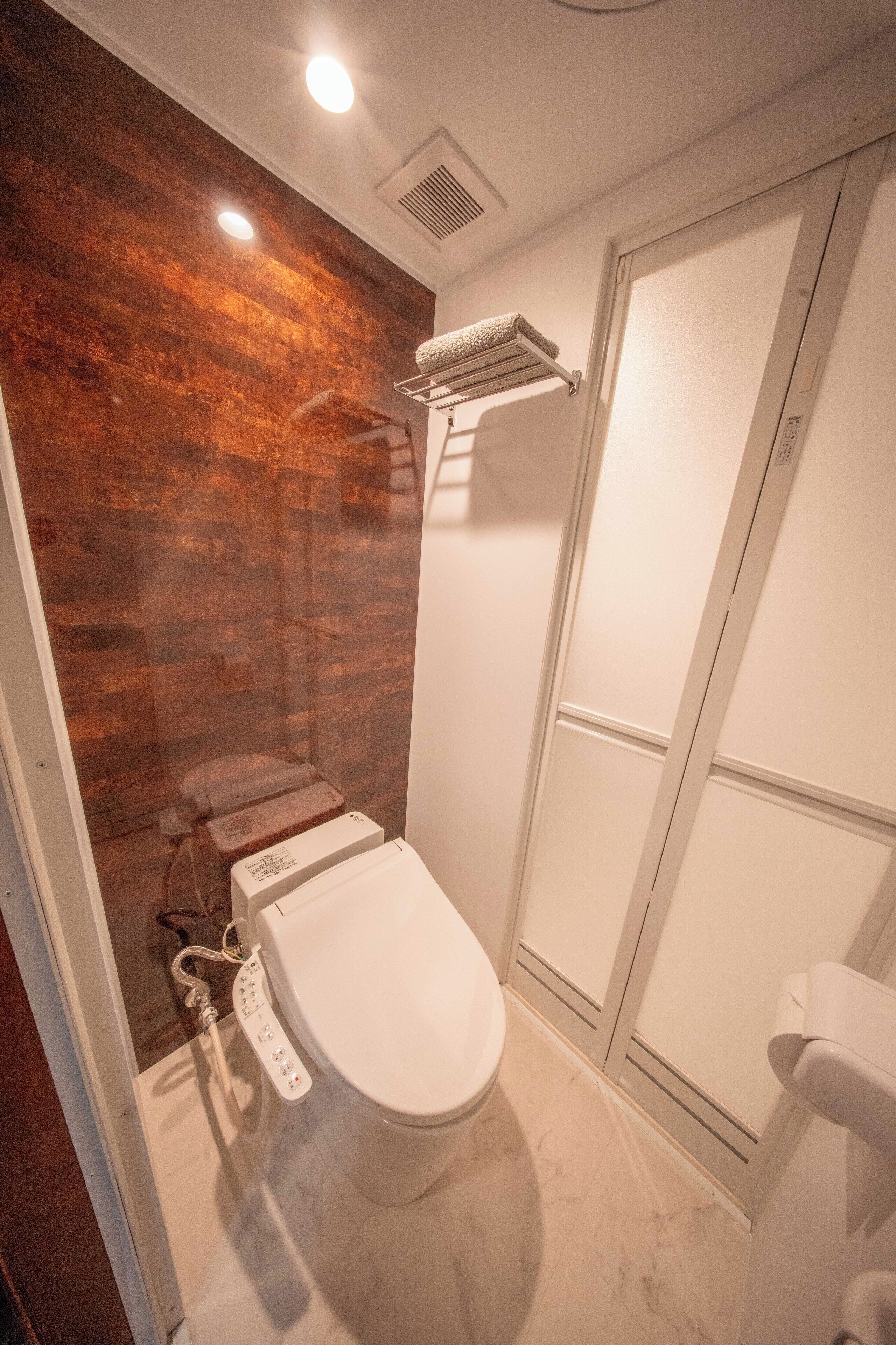 基础双人房或双床房, 多张床, 无烟房 | 浴室 | 淋浴/盆浴组合、深泡浴缸、免费洗浴用品、吹风机