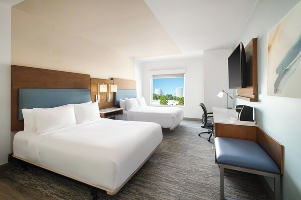 Premium bedding, in-room safe, desk, laptop workspace - EVEN Hotel Alpharetta - Avalon Area by IHG (Alpharetta)
