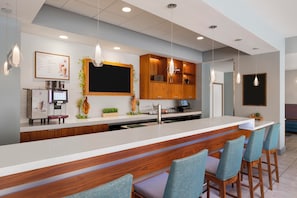 Bar (on property) - EVEN Hotel Alpharetta - Avalon Area by IHG (Alpharetta)