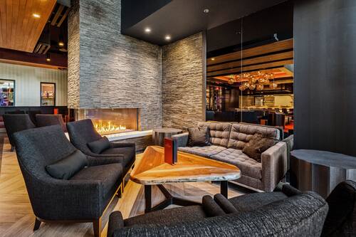 7 restaurants; breakfast, lunch, dinner and brunch served