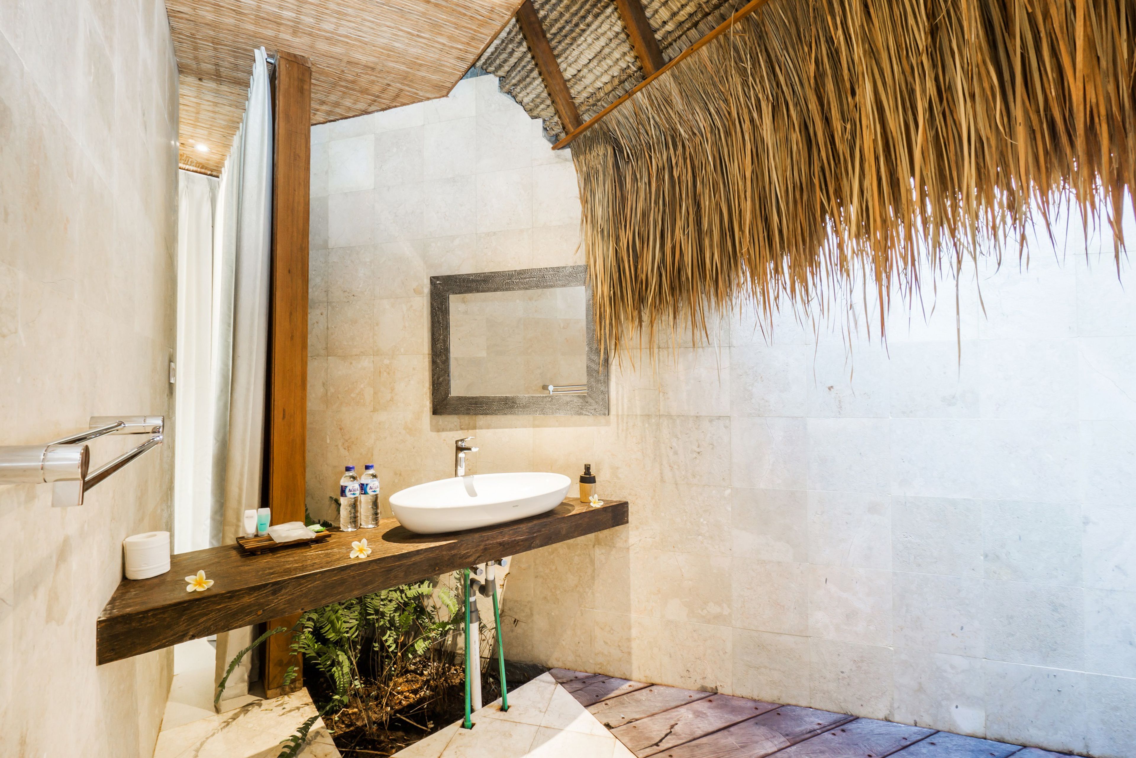 Comfort Villa, 4 Bedrooms (Indah) | Bathroom sink