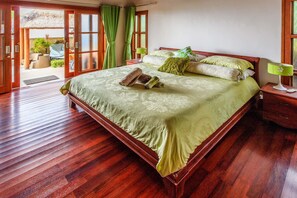 Deluxe Villa, 2 Bedrooms, Sea View | 2 bedrooms, in-room safe, desk, iron/ironing board - Villa Agung (Lembongan Island)