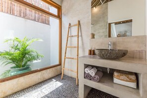 Interior - Eco Chic 5BDR Oberoi/ Central Seminyak/beach (Seminyak)