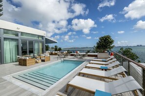 Piscine extérieure, piscine chauffée