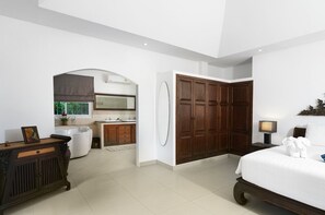 3 bedrooms, iron/ironing board, WiFi, bed sheets - La Romanee Beautiful Pool Villa 3BR (Tambon Rawai)