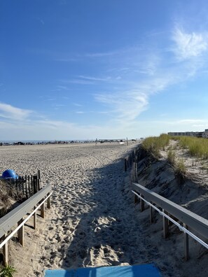 Beach nearby, sun loungers, beach towels