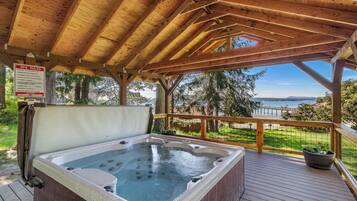 Tina de hidromasaje al aire libre