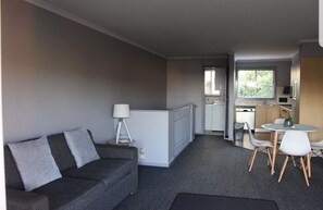 TV, DVD player, ping pong, stereo