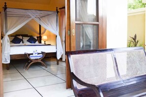 3 bedrooms, in-room safe, WiFi, bed sheets