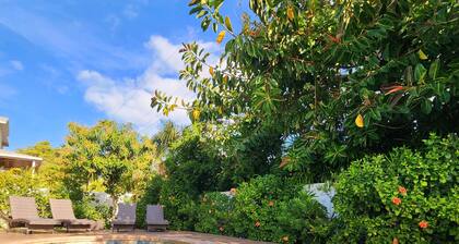 Haus eine Minute vom Strand entfernt, beheizter Pool mit automatischer Kindersicherheitsabdeckung.