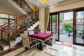 Comfort-Villa | Wohnzimmer | Fernseher