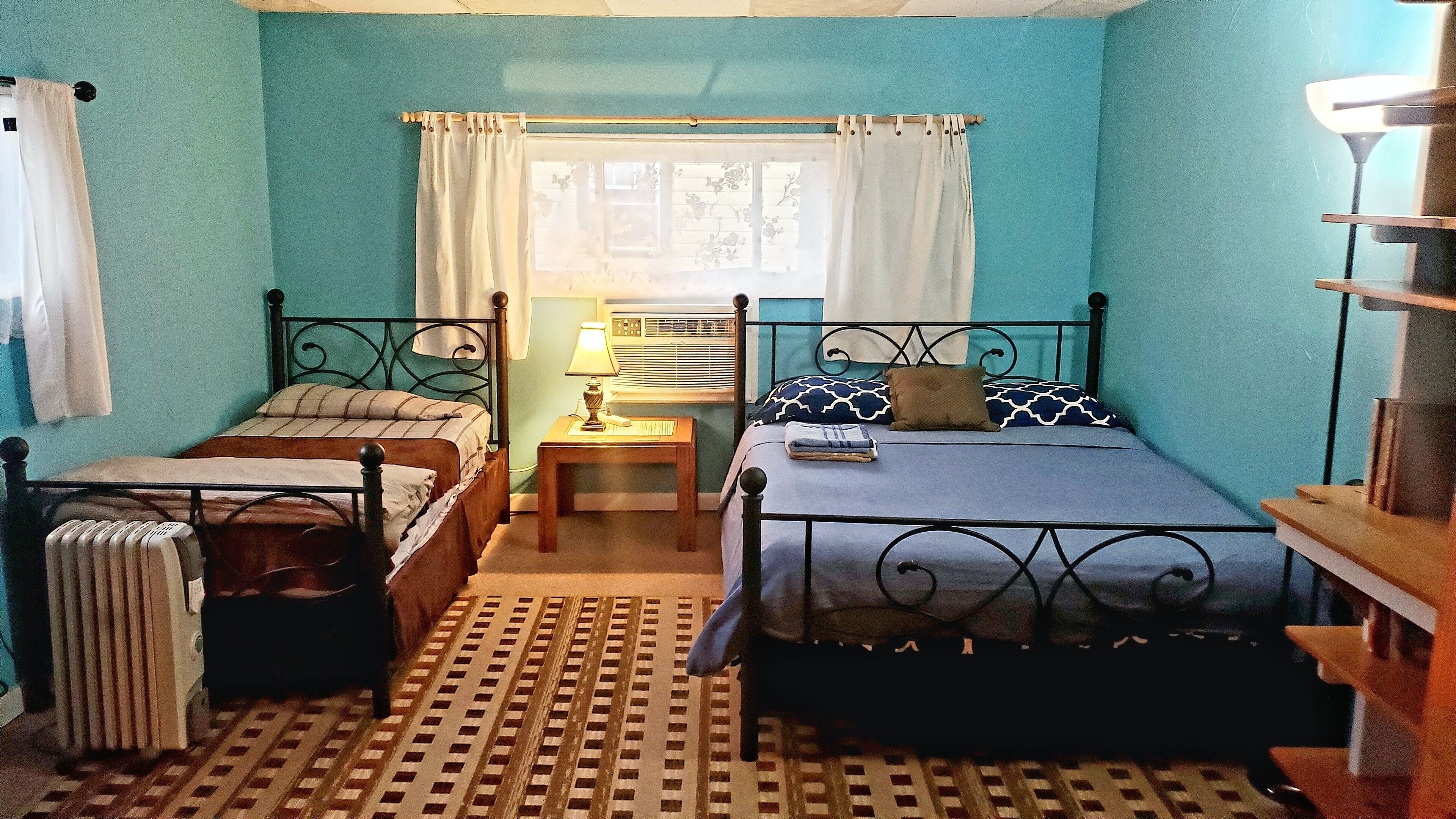 Catskill Cottage - Cozy Getaway For Up To 6, near Windham & Hunter, NY skiing