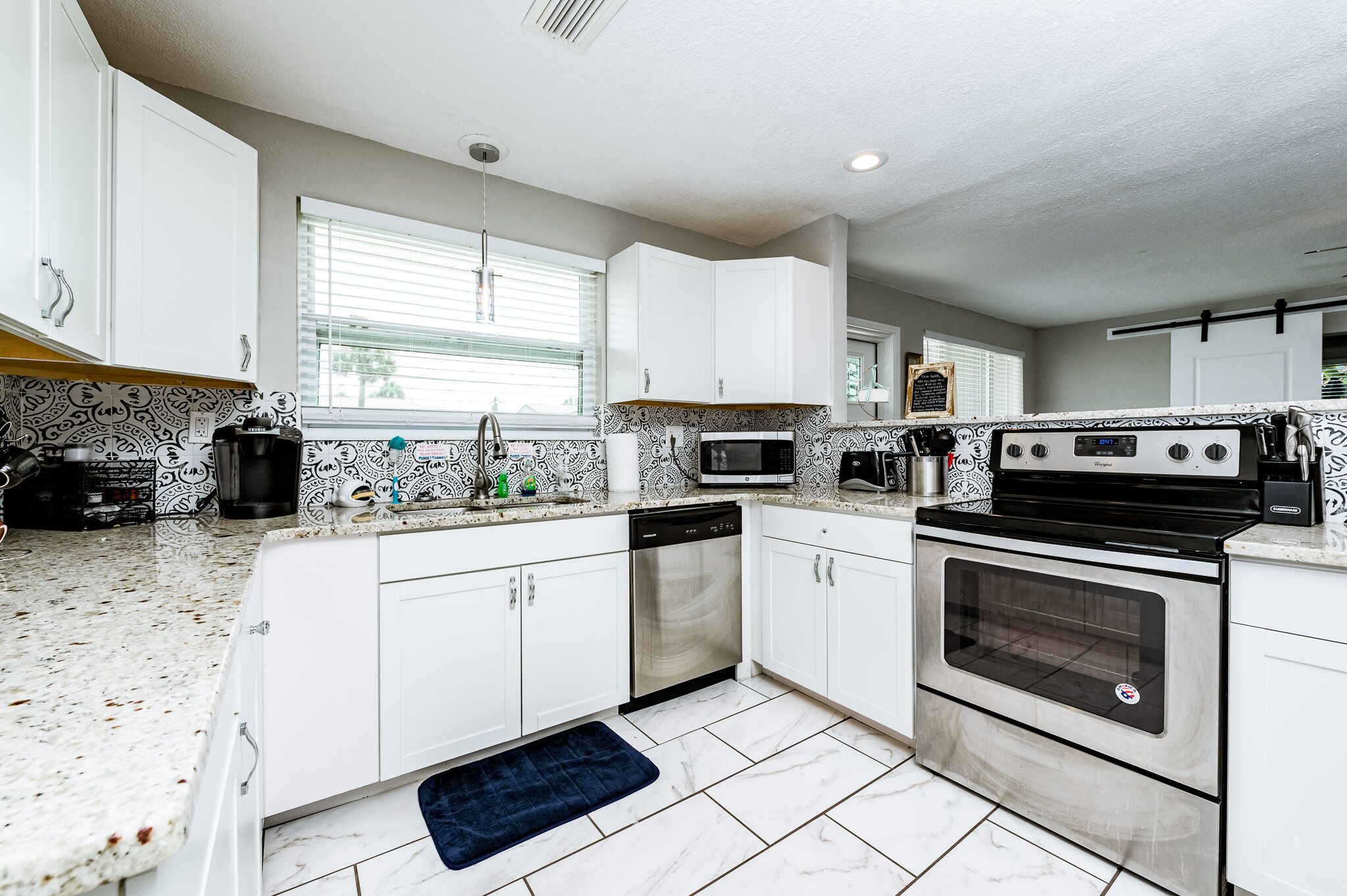 Welcome to THE CARDINAL PLACE, a 3 minute walk to the beach!