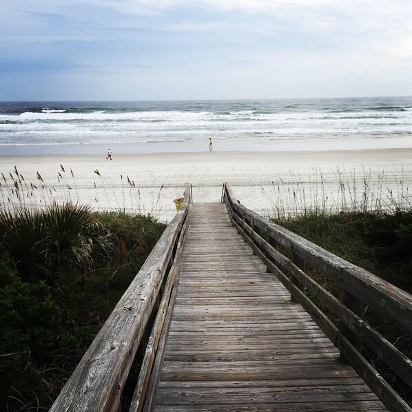 Liegestühle, Strandtücher