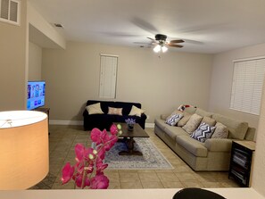 TV - 5minutes away from Coachella Fest & Stage Coach (Coachella)