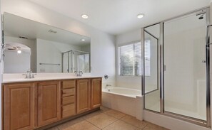 Hair dryer, towels, soap, toilet paper - 5minutes away from Coachella Fest & Stage Coach (Coachella)