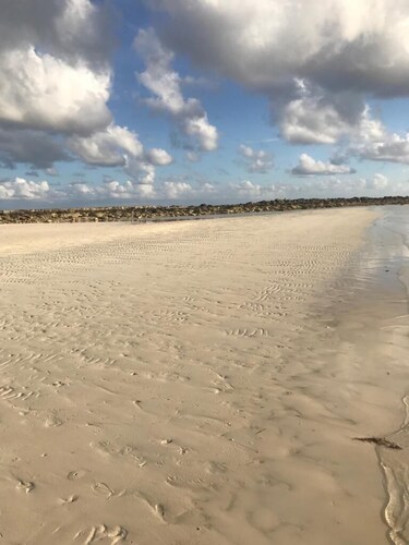 Full Apartment Near Beach, Bars, Restaurant