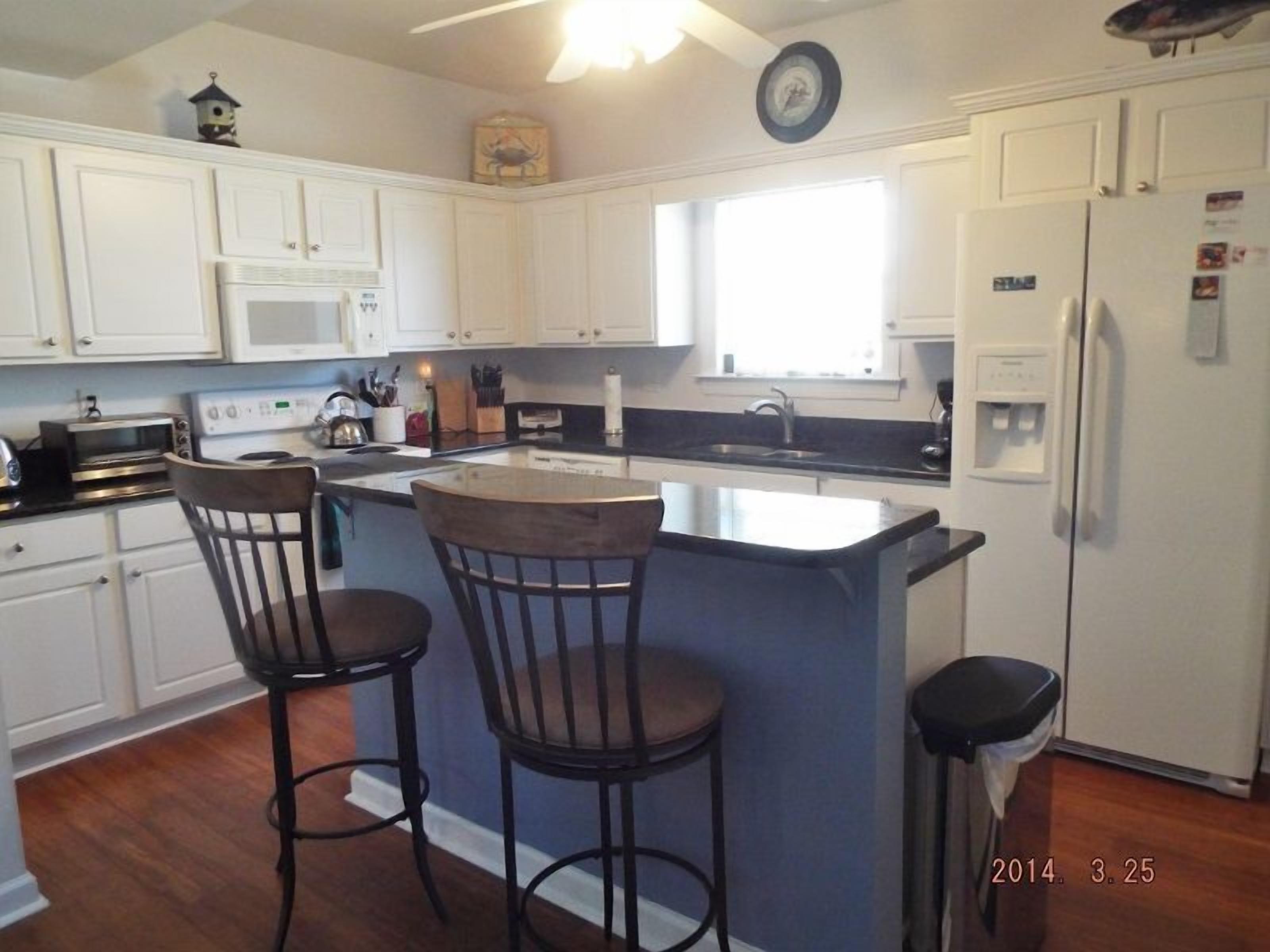 Park Place - Comfy Condo Close to Beach