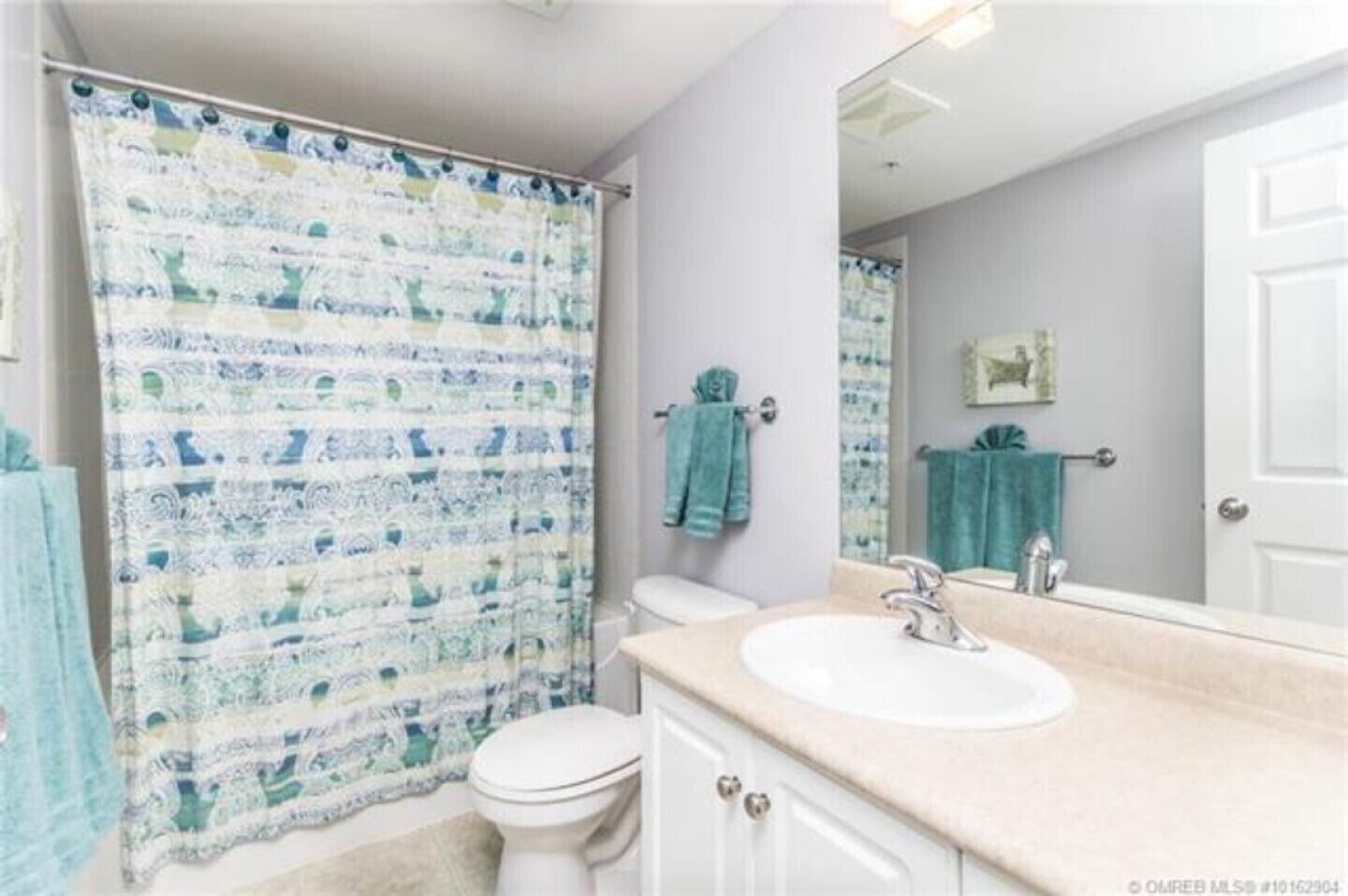 The best Waterfront Resort Condo in Kelowna