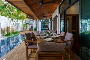 Outdoor dining - Emotion2 Spacious pool villa 3BR (Tambon Rawai)
