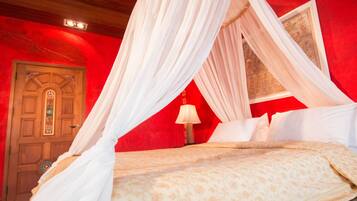 7 quartos, acesso à internet, roupa de cama