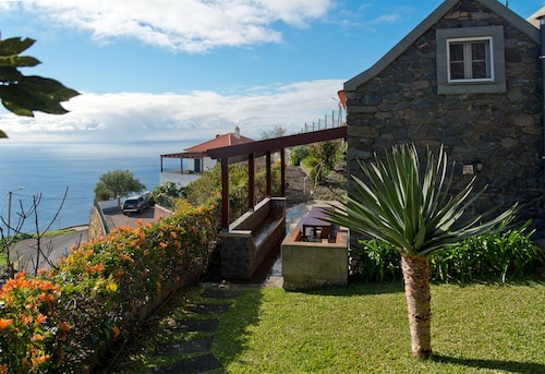 Manta House - Palheiro