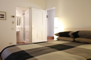 1 Schlafzimmer, Bügeleisen/Bügelbrett, Reisekinderbett, kostenloses WLAN