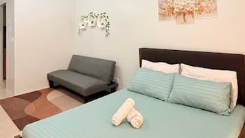 Bàn, bàn ủi/dụng cụ ủi quần áo, truy cập Internet không dây miễn phí