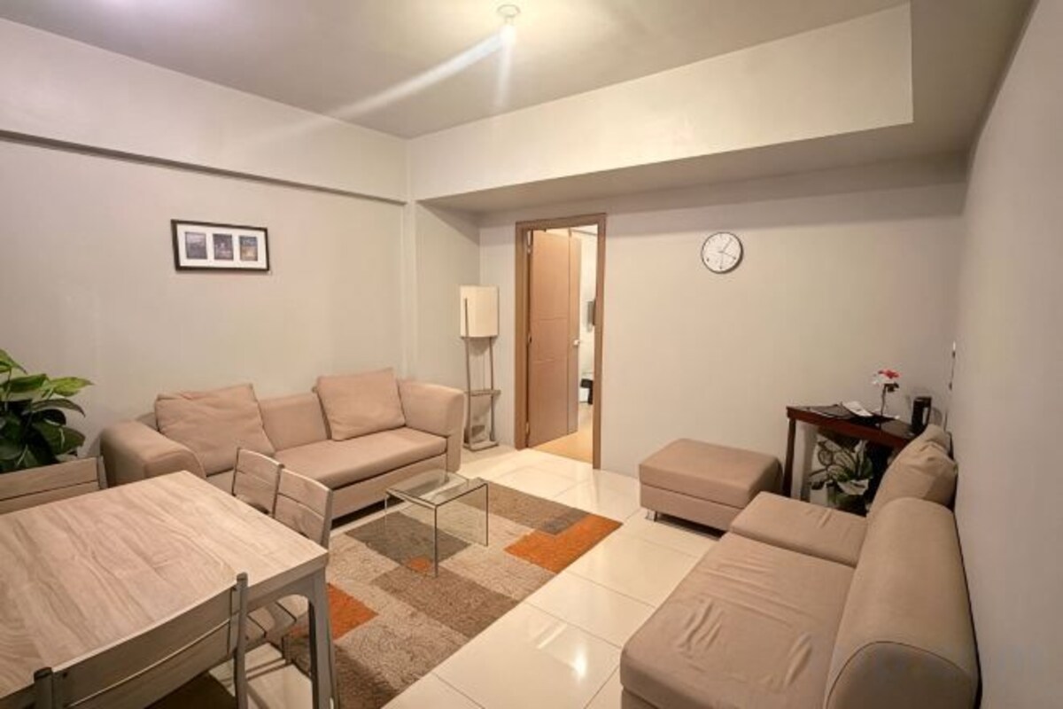 Living area | Flat-screen TV