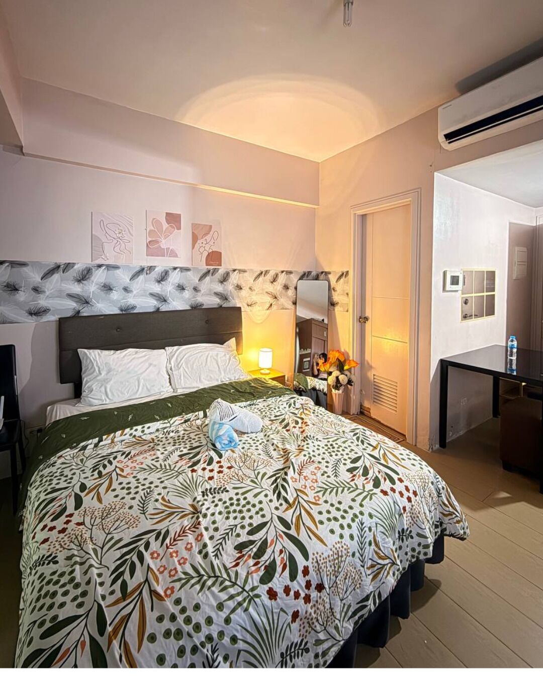 Deluxe Studio | Desk, iron/ironing board, free WiFi, bed sheets