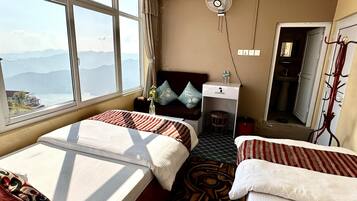 Habitación Confort | 3 habitaciones, tabla de planchar con plancha y camas extra