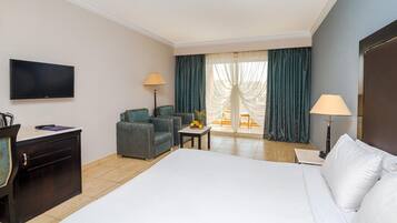 Minibar, in-room safe, iron/ironing board, bed sheets