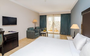 Minibar, pengeskab på værelset, strygejern/strygebræt, sengetøj