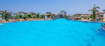 Hawaii Caesar Palace Hotel & Aqua Park - Families and Couples only