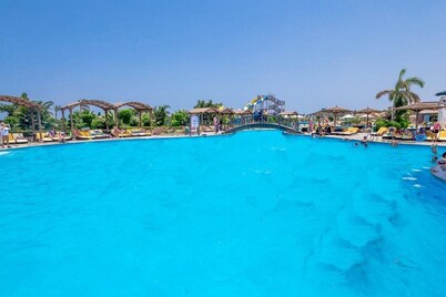 Hawaii Caesar Palace Hotel & Aqua Park - Families and Couples only