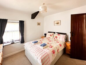 2 dormitorios, tabla de planchar con plancha, wifi gratis y ropa de cama