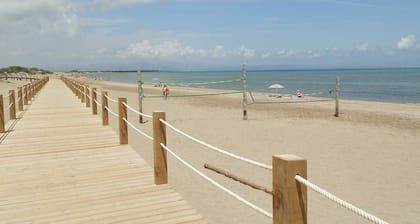CASA SANDRA,Ideal house for your holidays near the sea, free wifi, air conditioning option, private pool, pets allowed, dog’s beach