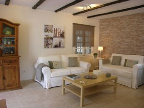 TV, DVD player, books, video library - Very Private Cottage In Avocado Plantation near Bollullo Beach (LA OROTAVA)