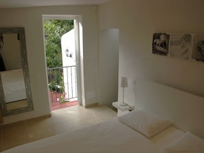 1 chambre, fer et planche Ă repasser, Wi-Fi, draps fournis
