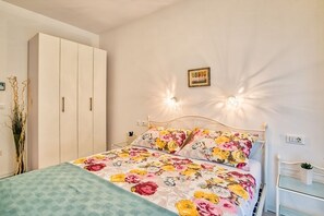 2 bedrooms, in-room safe, free WiFi, bed sheets