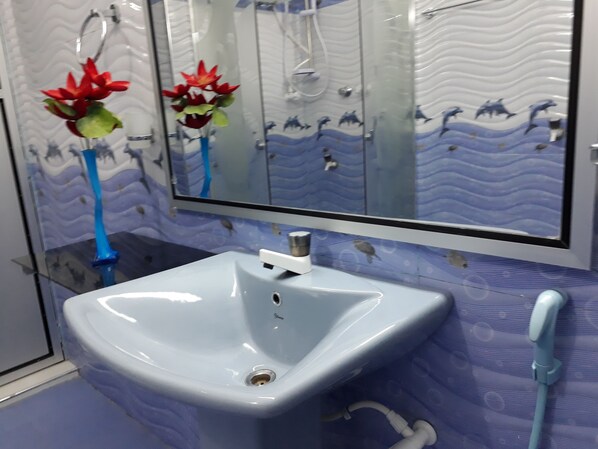 Deluxe Quadruple Room | City view