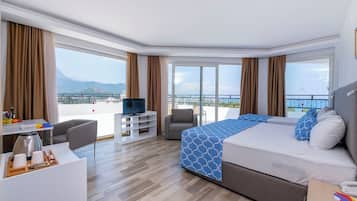 2 bedrooms, minibar, in-room safe, desk