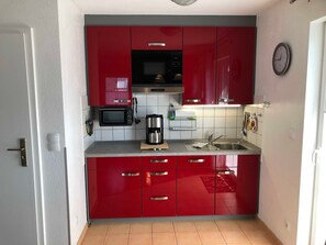 Fridge, microwave, dishwasher, coffee/tea maker - Zempin apartment 04 Störtebekerweg 1a Küstenkemenate, F *** - Zempin apartment 4 lütte (Koserow)