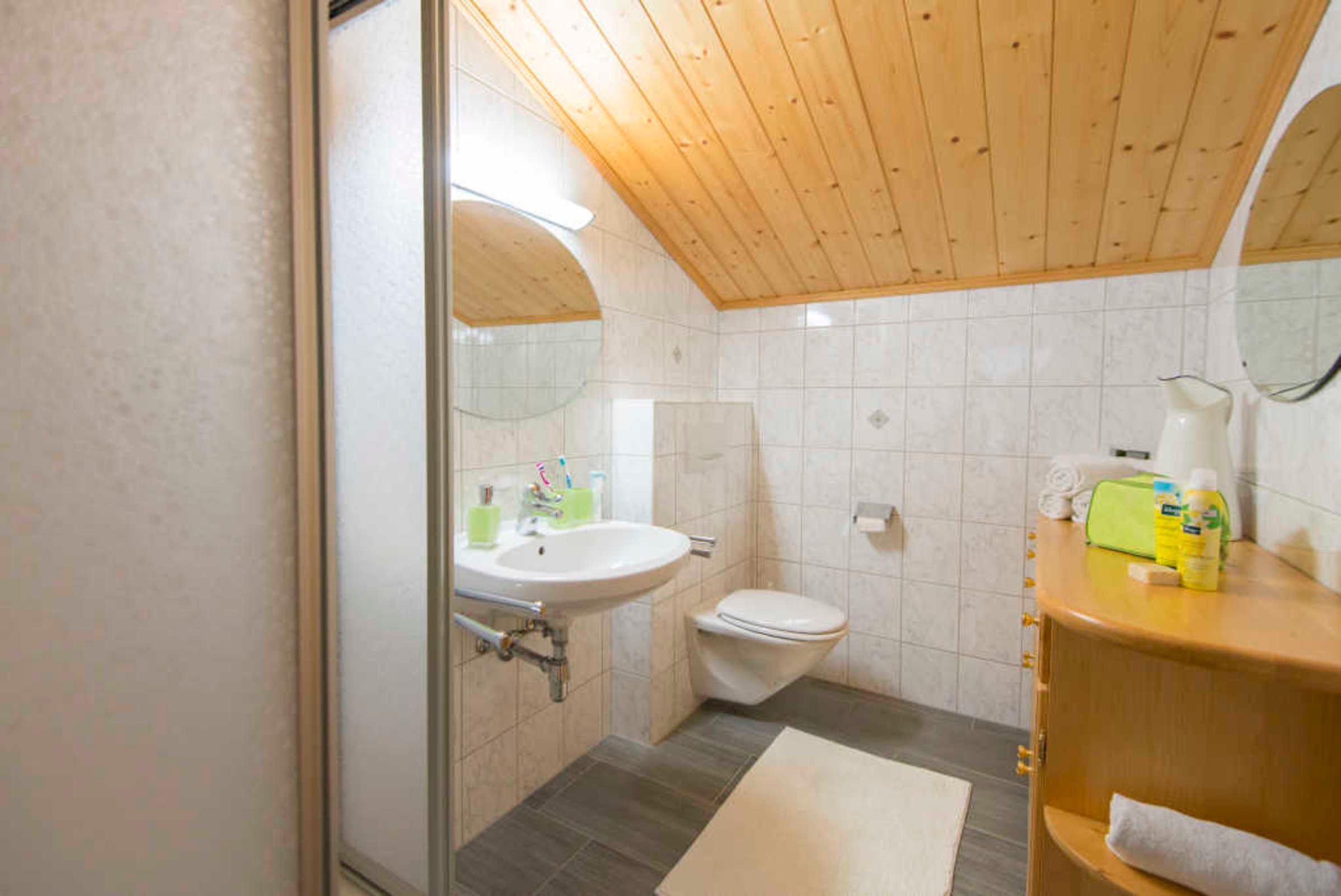 Bruser, hårtørrer, håndklæder