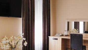 In-room safe, free WiFi, bed sheets