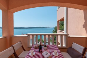 Departamento, balcón, vista al mar | Terraza o patio