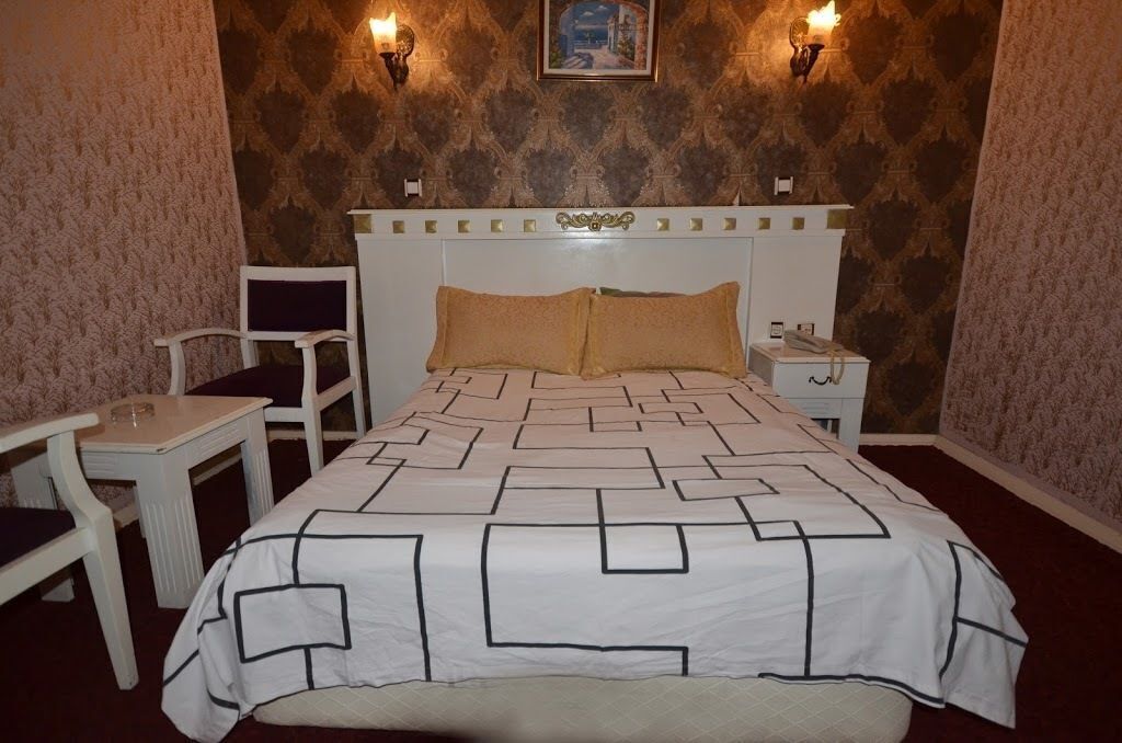 Minibar, desk, soundproofing, iron/ironing board