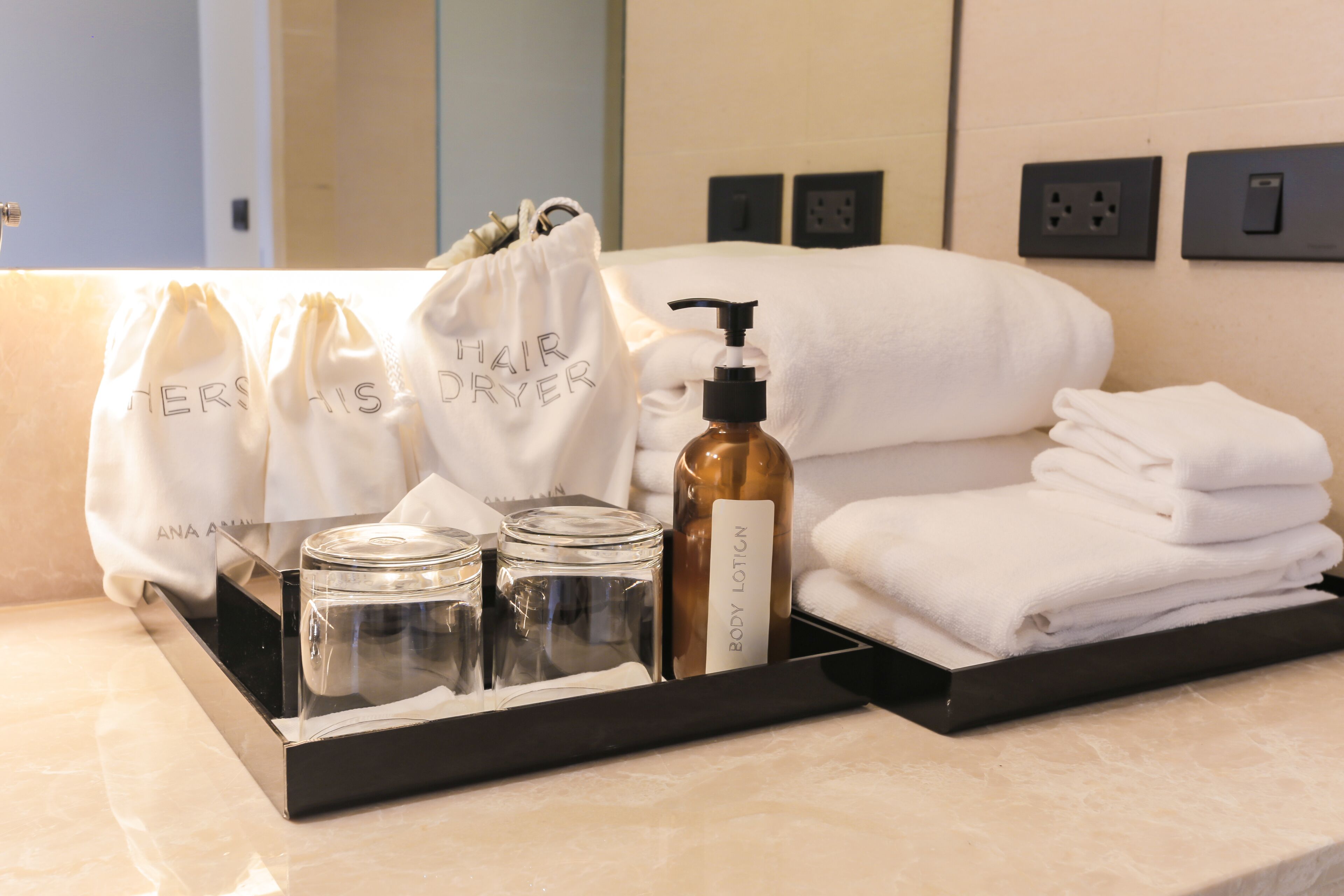 deluxe twin room | 1 bedroom, minibar, in-room safe, desk